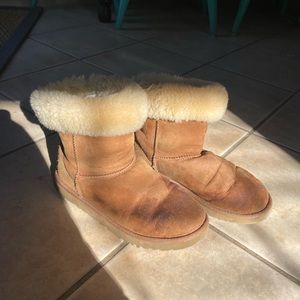 UGG CLASSIC CHESTNUT SHORT BOOT